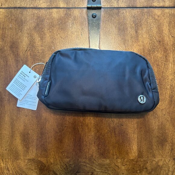 Lululemon Everywhere Belt Bag - Black - NWT - Picture 1 of 6